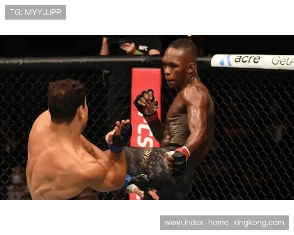 拳击对决中出现“铁头娃”式硬抗场面