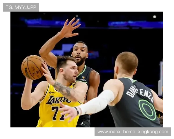 NBA森林狼戈贝尔连续封盖展现统治级防守