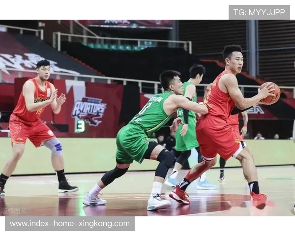 CBA深圳连续防守后场快攻转换为比分