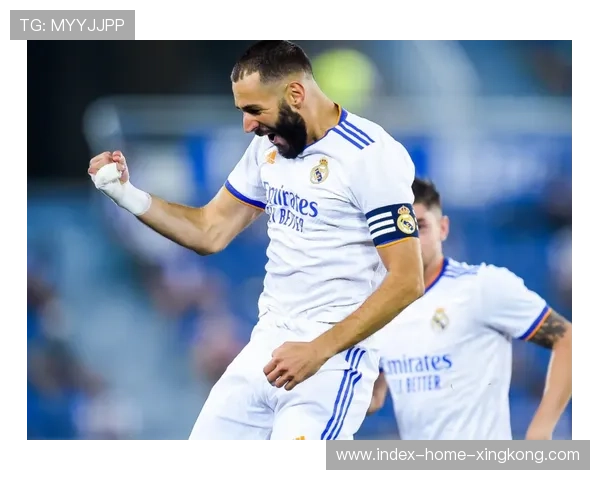 皇马直传打穿两线,维尼修斯推进空门轻松